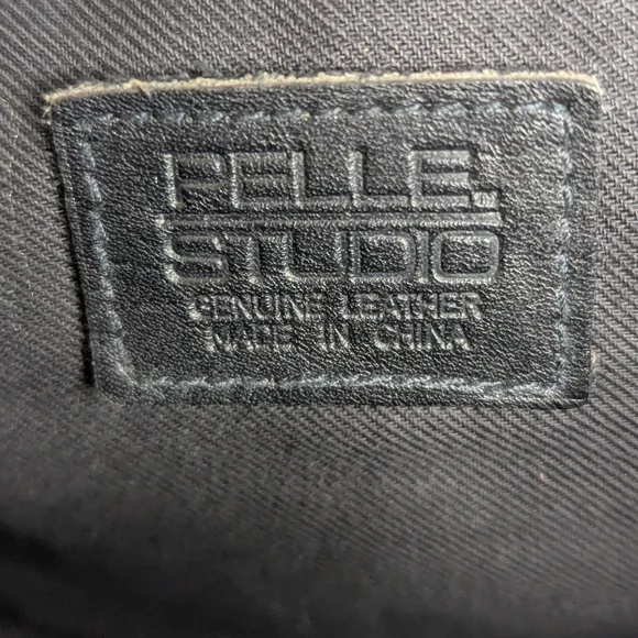 Wilson Pelle Studio Black Leather Crossbody Bag - Picture 7 of 15